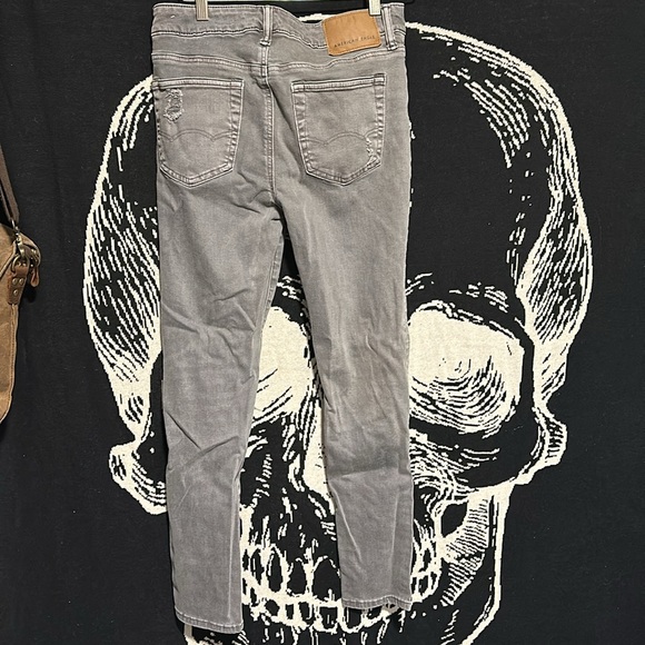 American Eagle grey mens skinny jeans airflex+ destroyed (Like New) size 30X30 - Picture 2 of 4